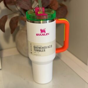 Stanley Neón white cup 40 oz